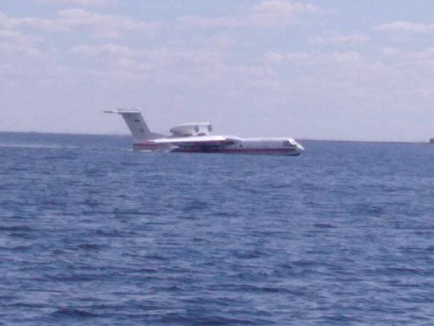 Самолет опустился на воду под Волгоградом