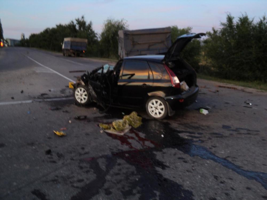 Под Волгоградом при столкновении с грузовиком погиб 21-летний водитель