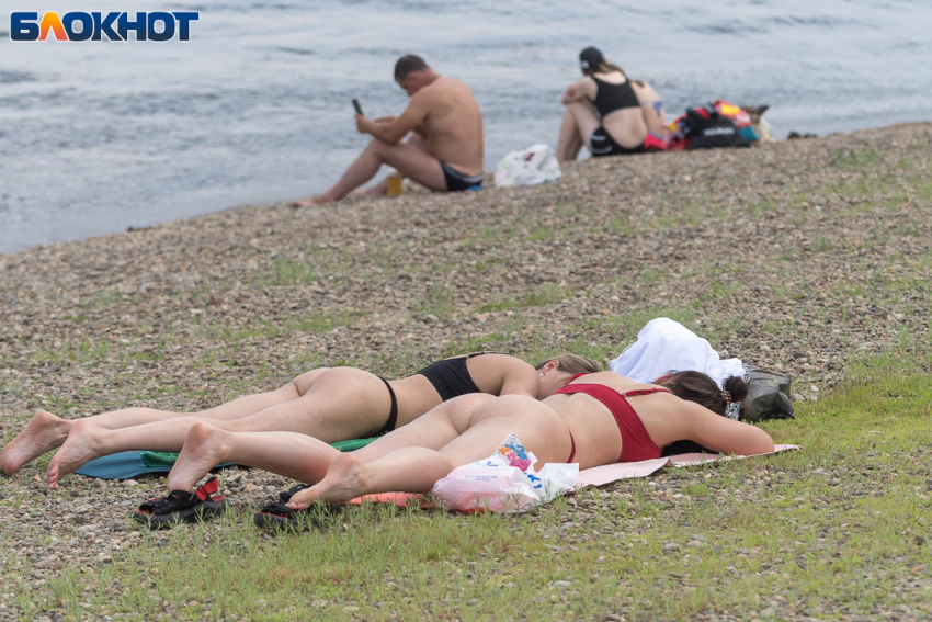 Волгоградские областные депутаты ушли в отпуск в 42-градусную жару