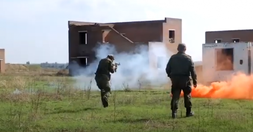 Боевая подготовка мобилизованных на полигоне под Волгоградом попала на видео
