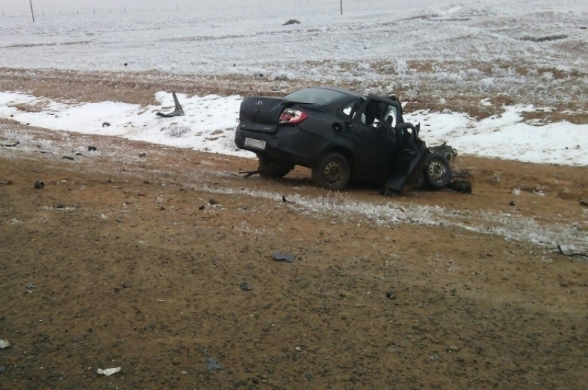  Волгоградский водитель погиб при столкновении с фурой на трассе 