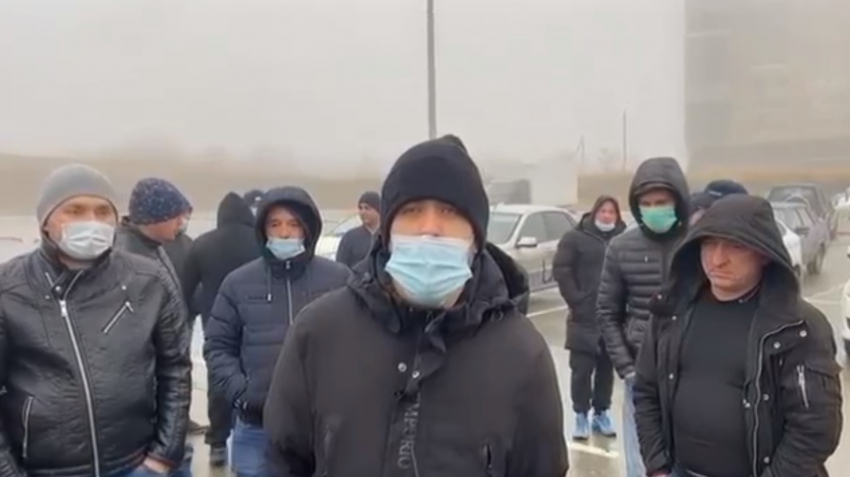 Волгоградские таксисты объявили о затяжном протесте