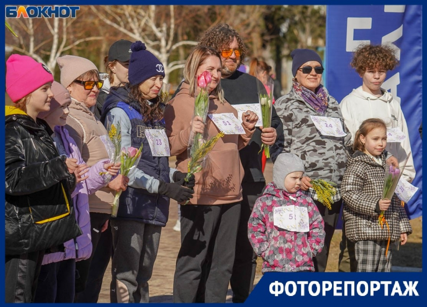 Тюльпаново-мимозную битву устроили 90 человек в волгоградском парке