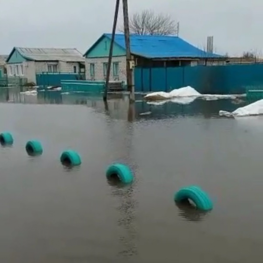 Началась эвакуация затопленных деревень в Волгоградской области