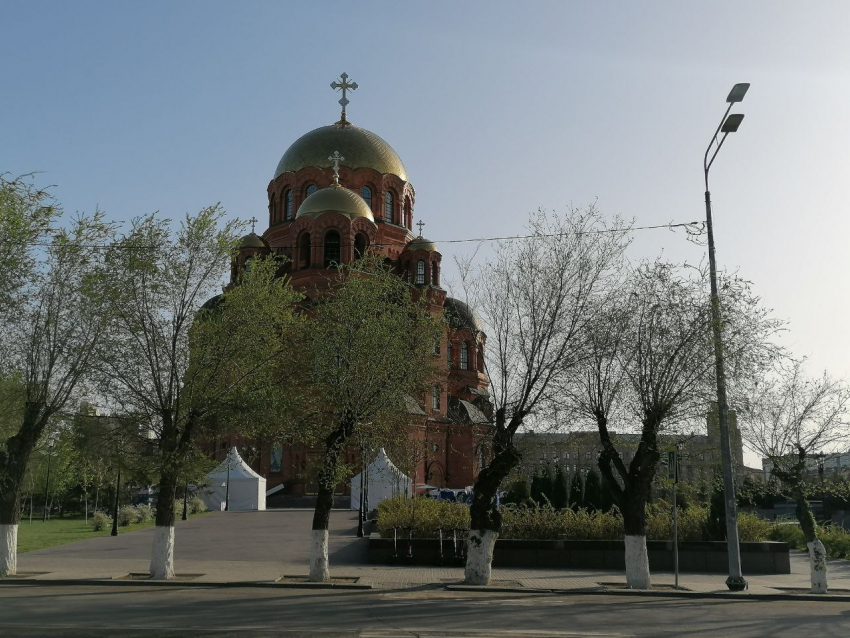 Торговлю в палатках на неделю узаконили в центре Волгограда 