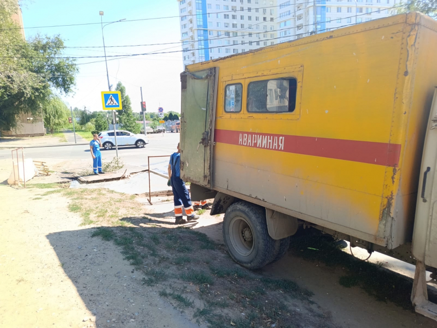 В Волгограде назвали причину мощного порыва у элитного ЖК в Волгограде