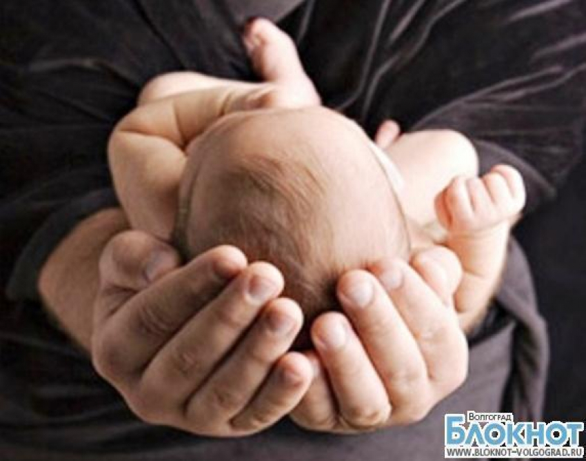 В Волгограде к магазину подкинули новорожденного мальчика