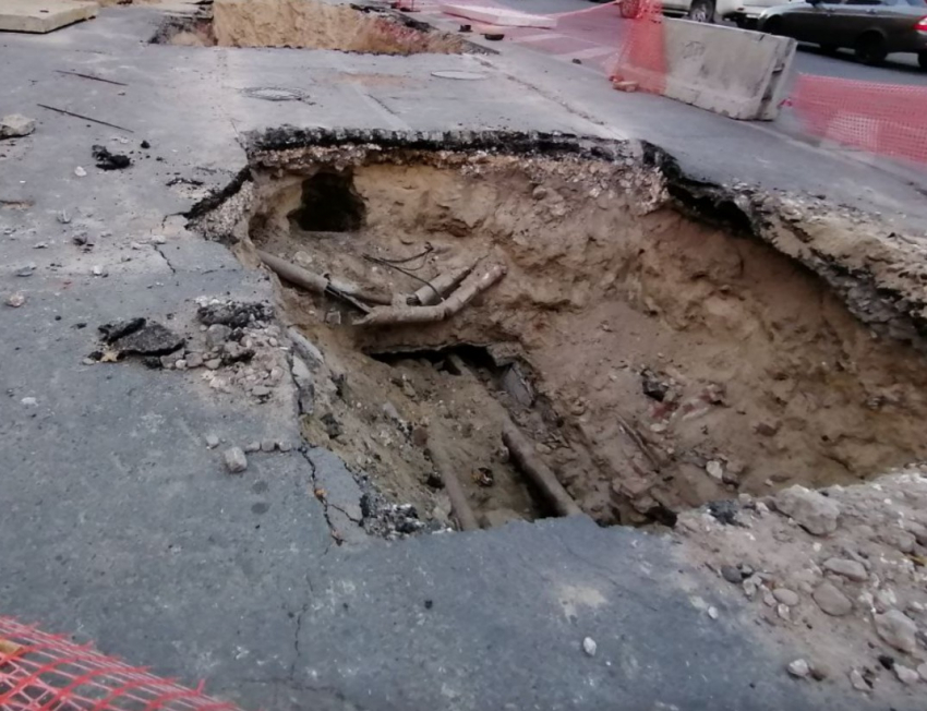 Крупная авария оставила без воды центр Волгограда