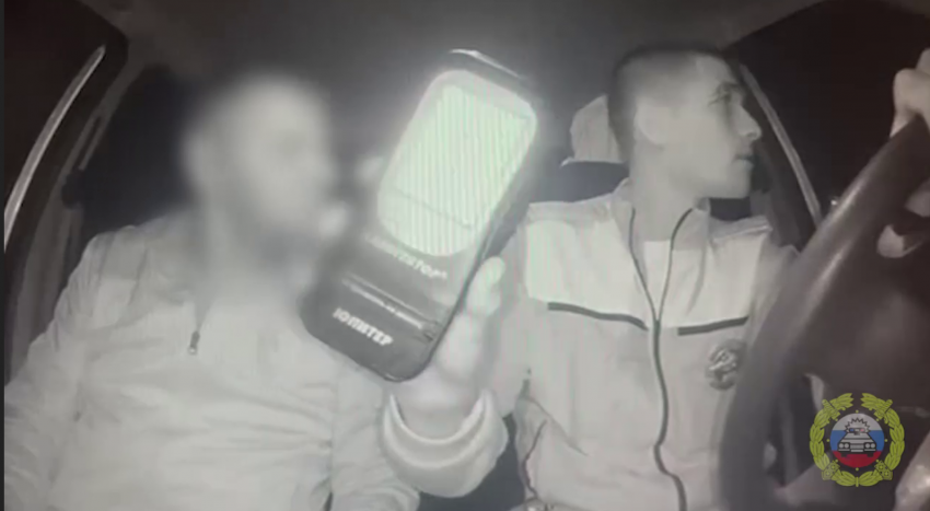 «Не пиши, я тебе заплачу»: волгоградец позвал домой ДПСсника за 50 тысяч рублей