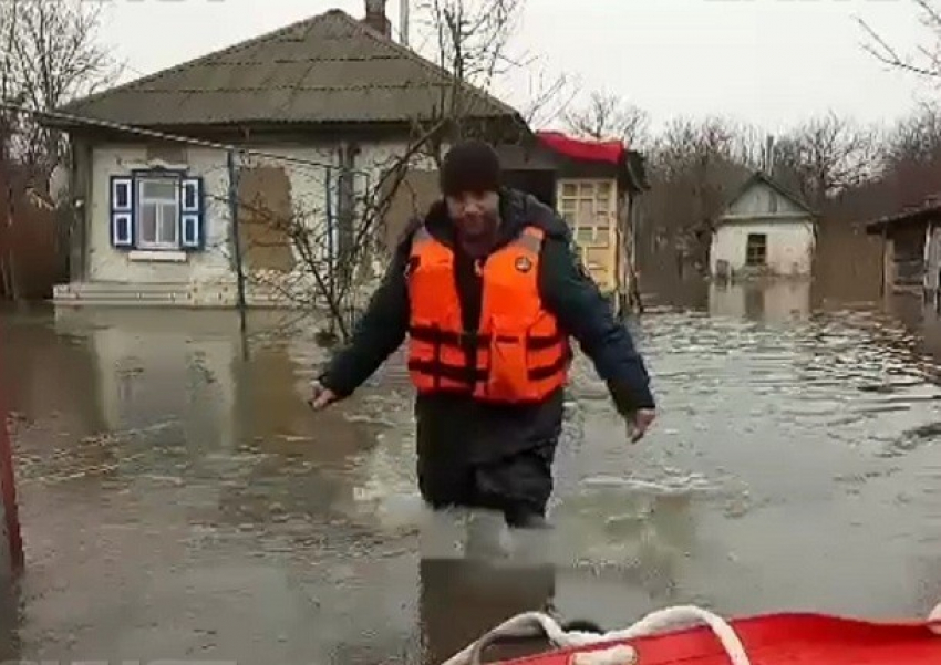 Приостановился уход «большой воды» из поселков Волгоградской области