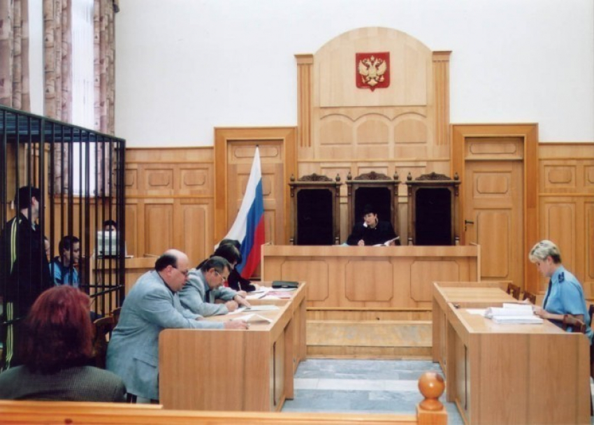 В Волжском состоится суд над судебным приставом
