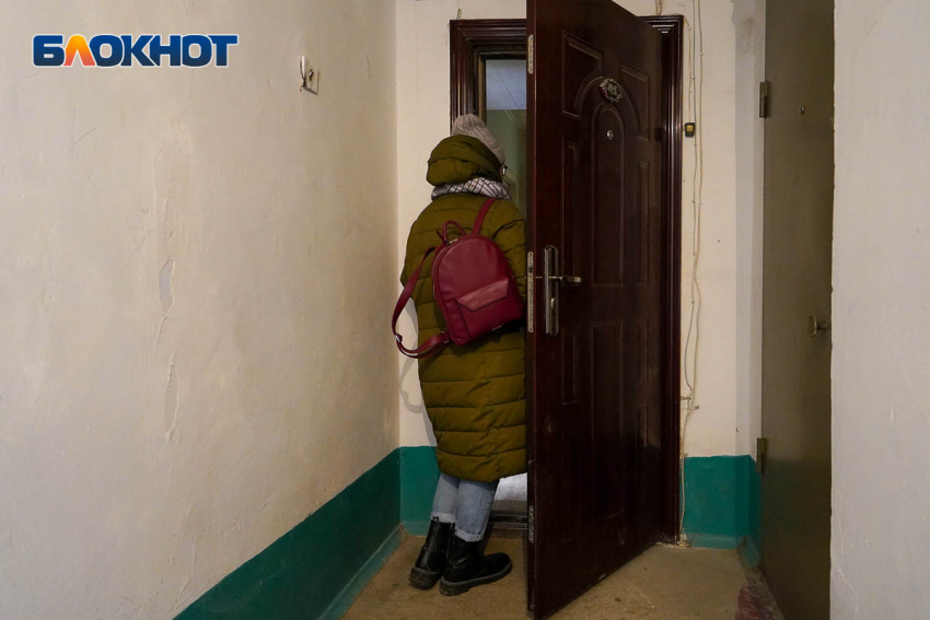 В лифте самарской многоэтажки обнаружен труп голой девушки - Волга Ньюс
