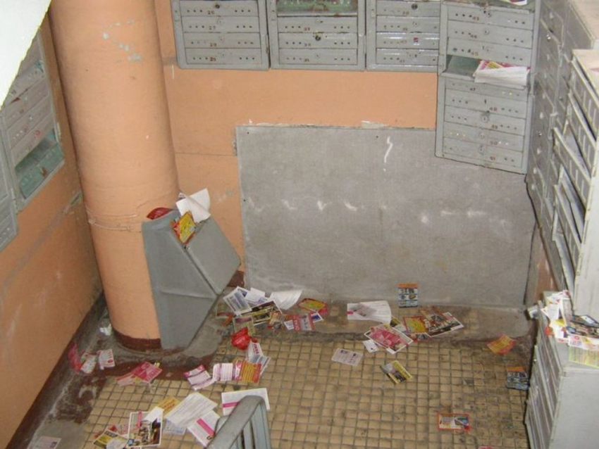 Волгоградцы могут пожаловаться на плохую уборку подъездов и двора