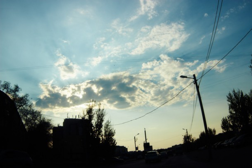 Штормовое предупреждение: волгоградцев ожидают грозы, ливни и шквалистый ветер