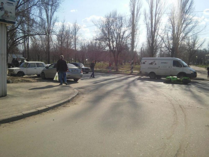 В Волгограде водитель «Тойоты» сбил 19-летнего мотоциклиста