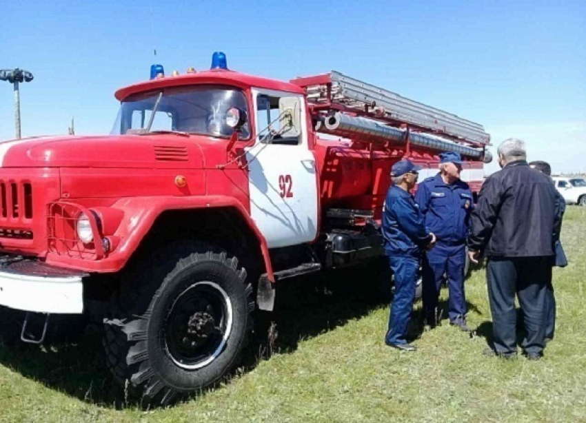 Под Волгоградом ликвидировали крупное возгорание камыша