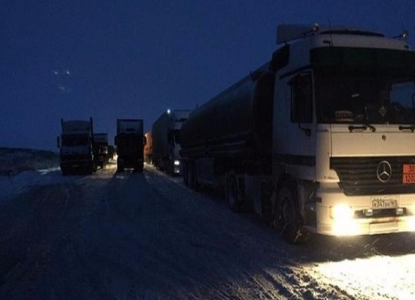 Из-за погоды закрыта трасса между Ростовом и Волгоградом