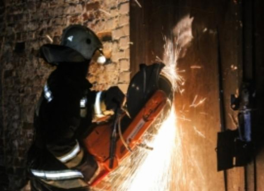 Под Волгоградом в огне погибли два человека