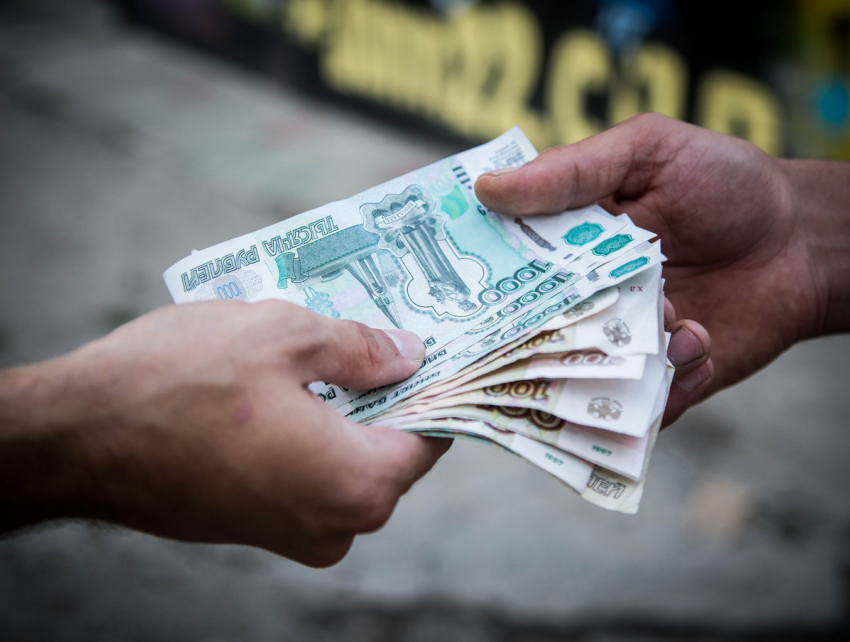 В Волгоградской области официальные зарплаты выросли до 35,5 тысяч рублей
