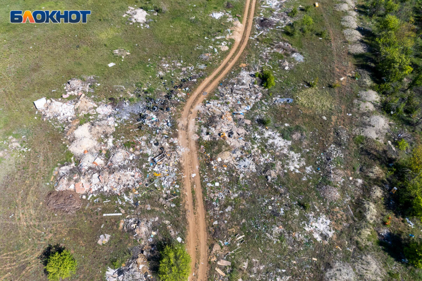 Мэрию Волгограда в очередной раз заставили расчистить свалку на важном военном мемориале 