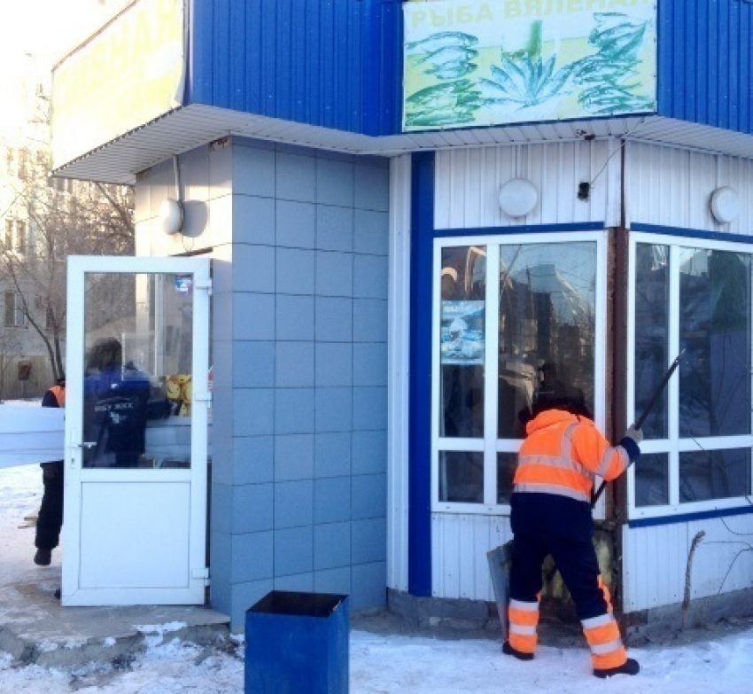 На стихийном рынке на Металлургов в Волгограде начали снос павильонов