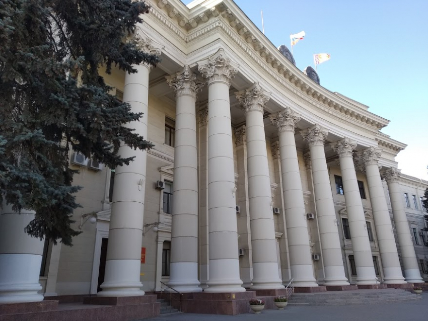Посчитали средний возраст депутатов Волгоградской областной думы