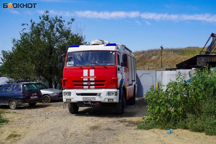 Пожар рядом с Родниковой долиной напугал волгоградцев 