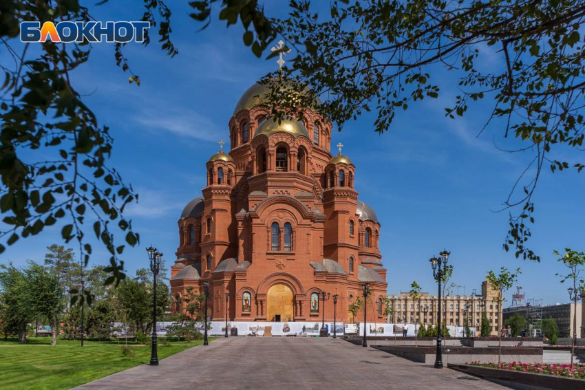 Для борьбы с терроризмом: Александровский сад Волгограда объявили местом общего пользования
