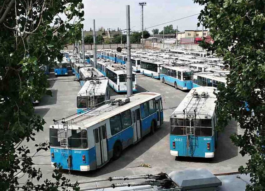 «Обитель» обреченных на распил троллейбусов сняли на фото в Волгограде