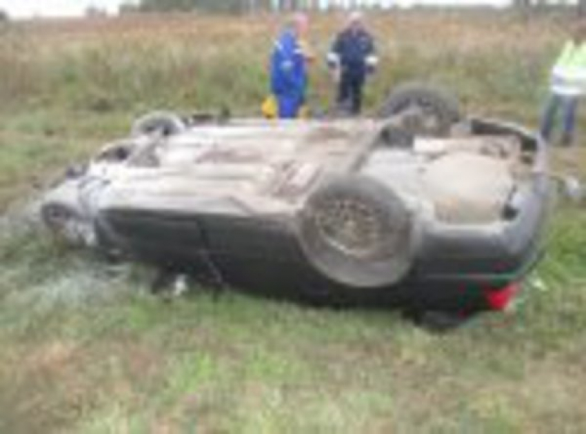 На трассе Волгоград-Москва перевернулся Volkswagen: 5 пострадали 