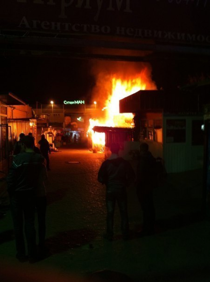 В Волгограде горел Центральный рынок