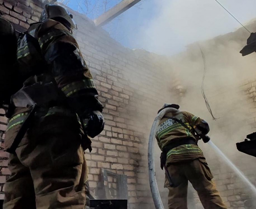 В гараже под Волгоградом погиб мужчина