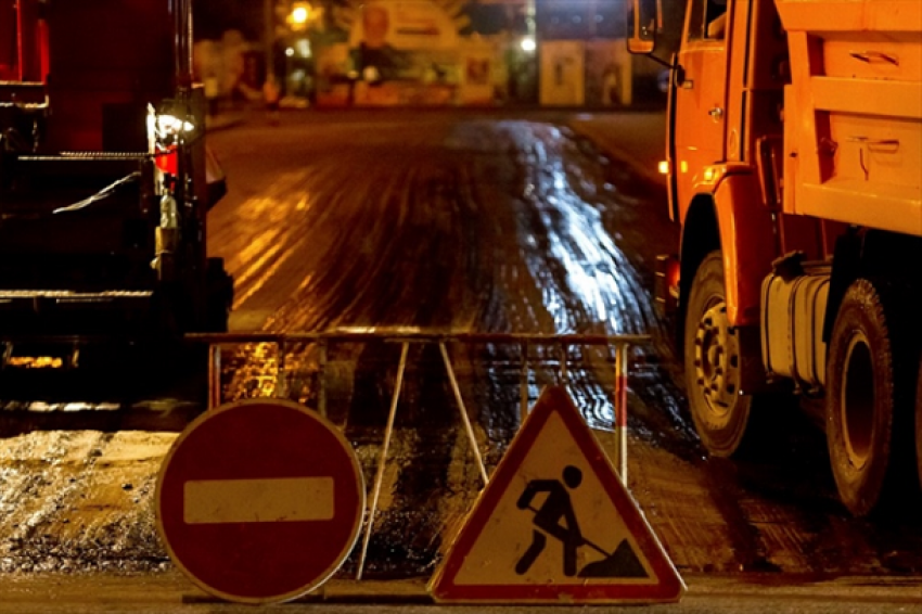 Мэрия Волгограда объявила сроки окончания дорожного ремонта на улице Качинцев