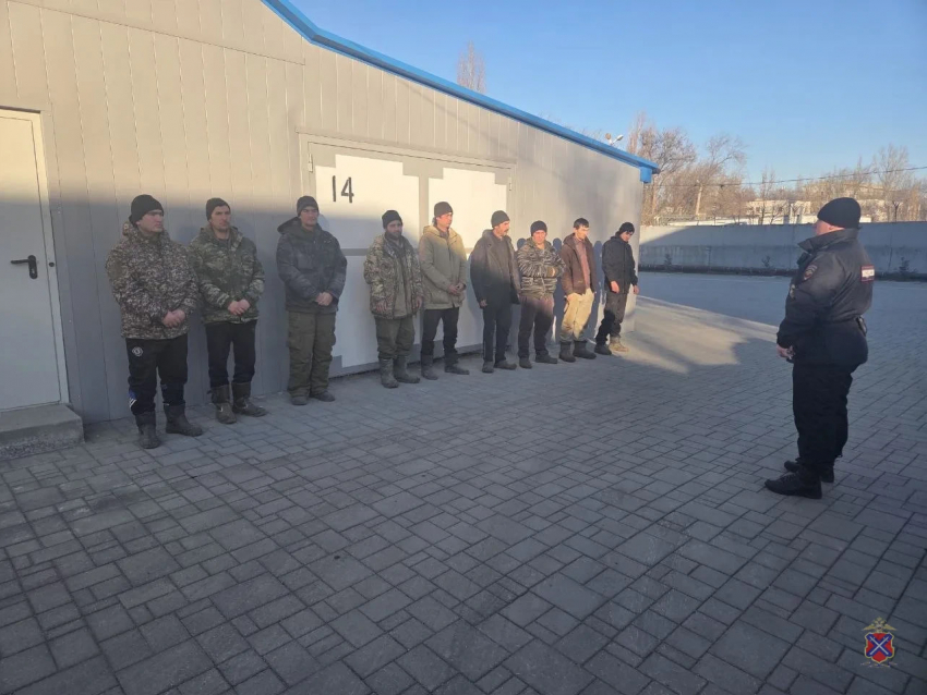 Нелегалов нашли на складе под Волгоградом 