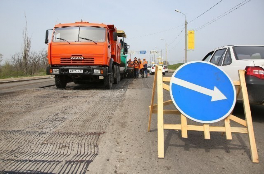 Мэрия: в 2017 году 100 километров дорог Волгограда будут ремонтировать комплексно 