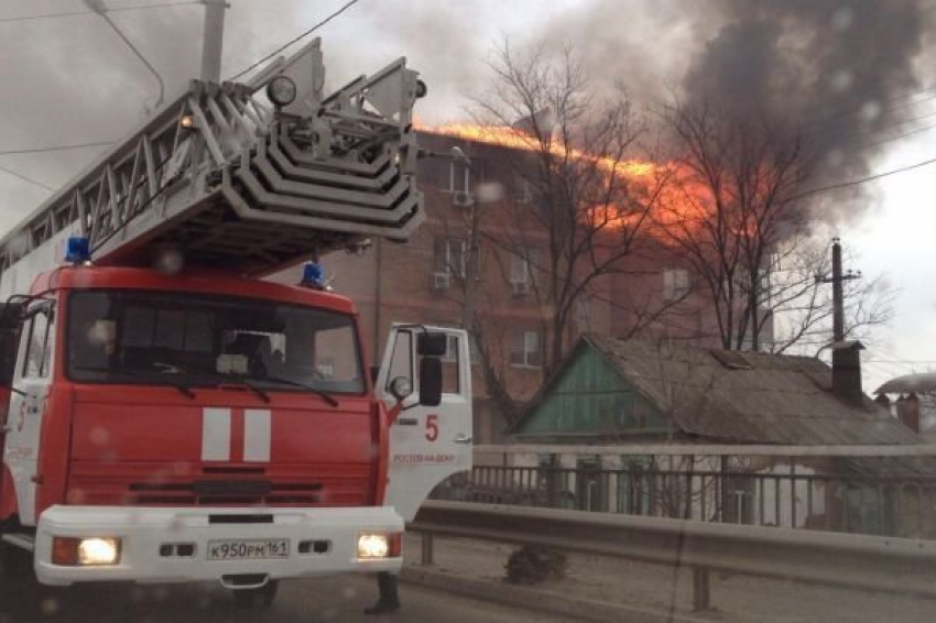 Детская шалость стала причиной эвакуации 20 человек из горящего дома на севере Волгограда