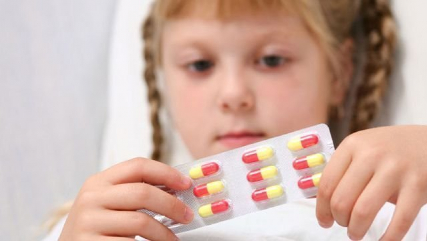 Под Волгоградом 4-летняя девочка отравилась бабушкиными таблетками