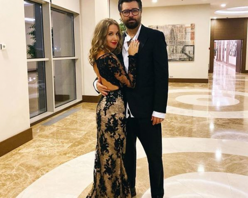 Юлия Ковальчук устроила жаркие танцы с супругом