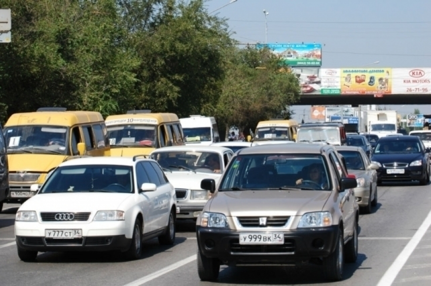 В Советском районе Волгограда ДТП собирает пробку на Второй Продольной