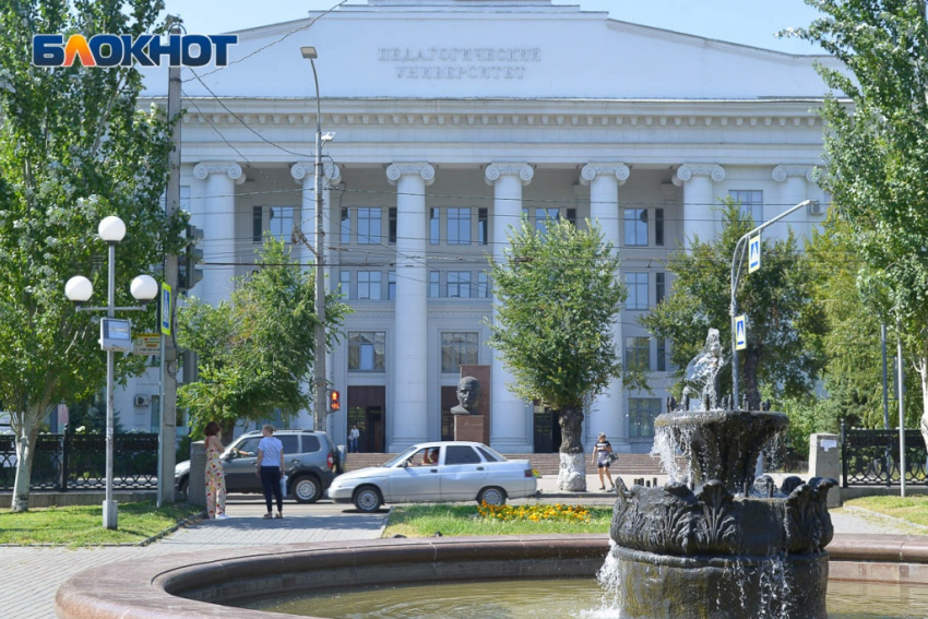 Отремонтированный за 15 млн рублей фонтан заработал в Волгограде