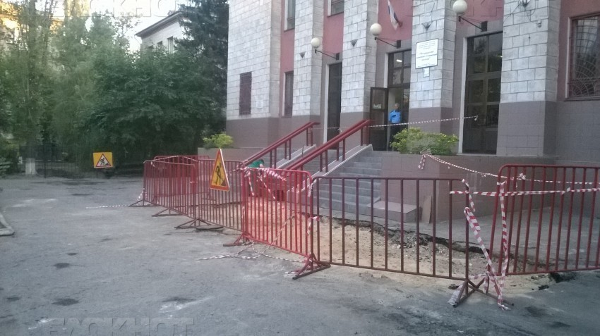 Из-за коммунальщиков линейка для студентов ВЭТК оказалась на грани срыва