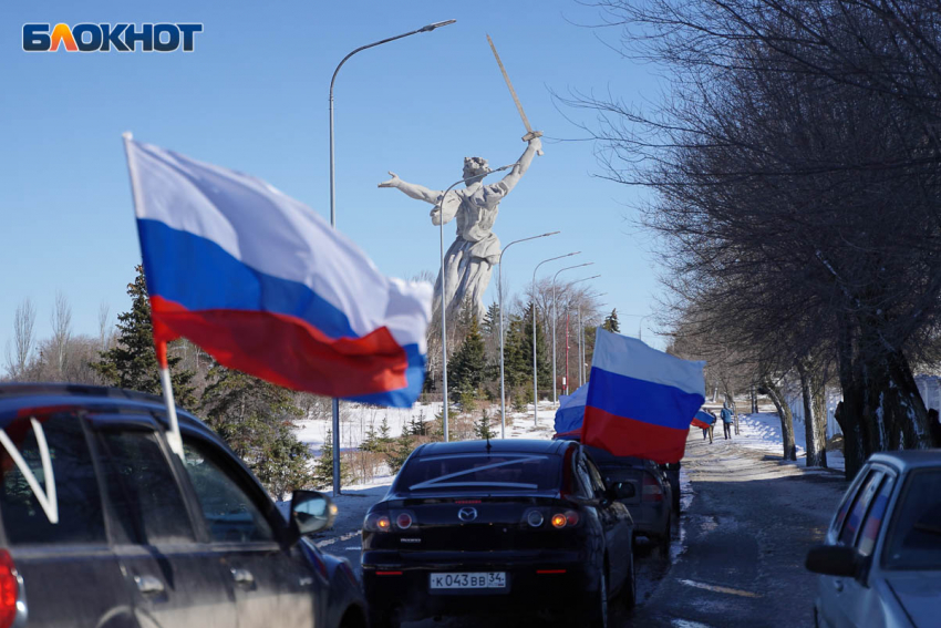 Волгоград украсят флагами ко Дню Победы на миллион