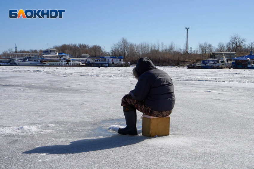 Ходят за водой на прорубь: четыре тысячи волгоградцев остаются вторые сутки без воды 