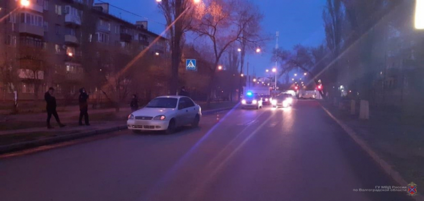Пять человек попали под колеса машин в Волгоградской области