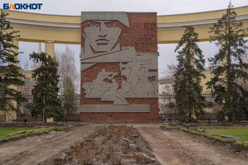 Важный символ появился на легендарном доме Павлова 60 лет назад