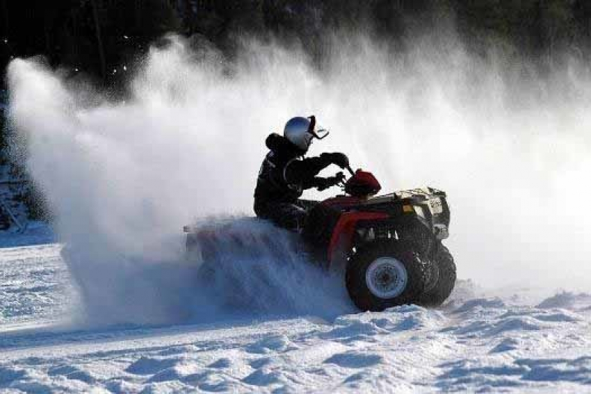 Пастух сбежал с работы на снегоболотоходе фермера в Волгоградской области