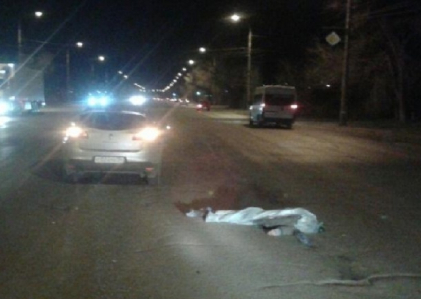 Пешеход погиб под колесами Renault Megane на юге Волгограда