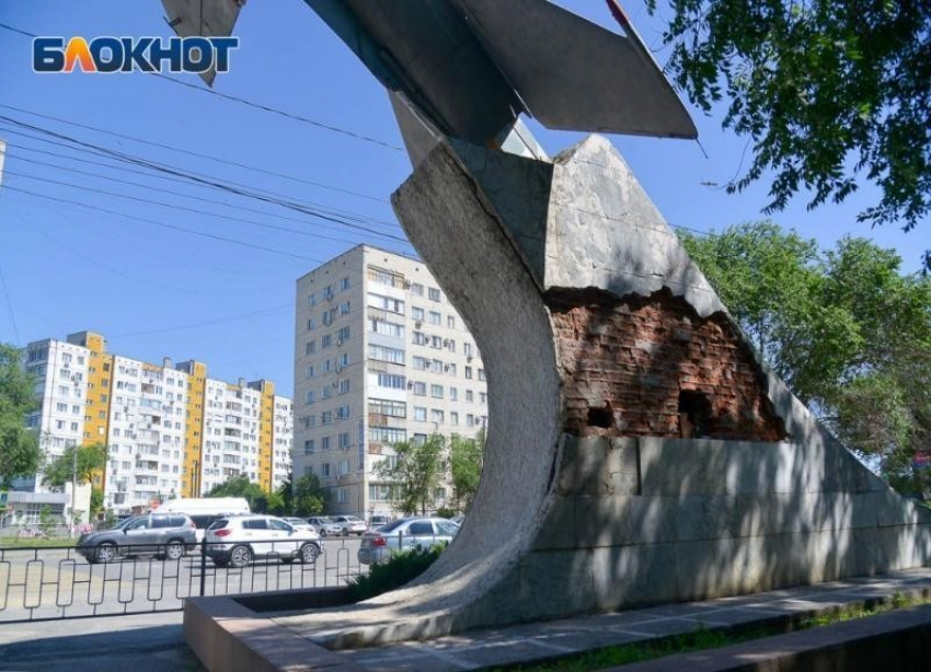 Знаменитый самолет у Качинского училища в Волгограде все-таки осмотрят эксперты