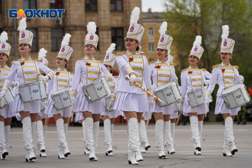 Авиагонки, концерт на набережной и фейерверк: список мероприятий ко Дню Победы в Волгограде