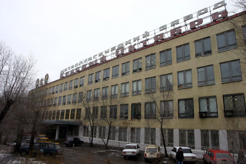В Волгограде заводчане спасли коллегу, зажатого механизмом 